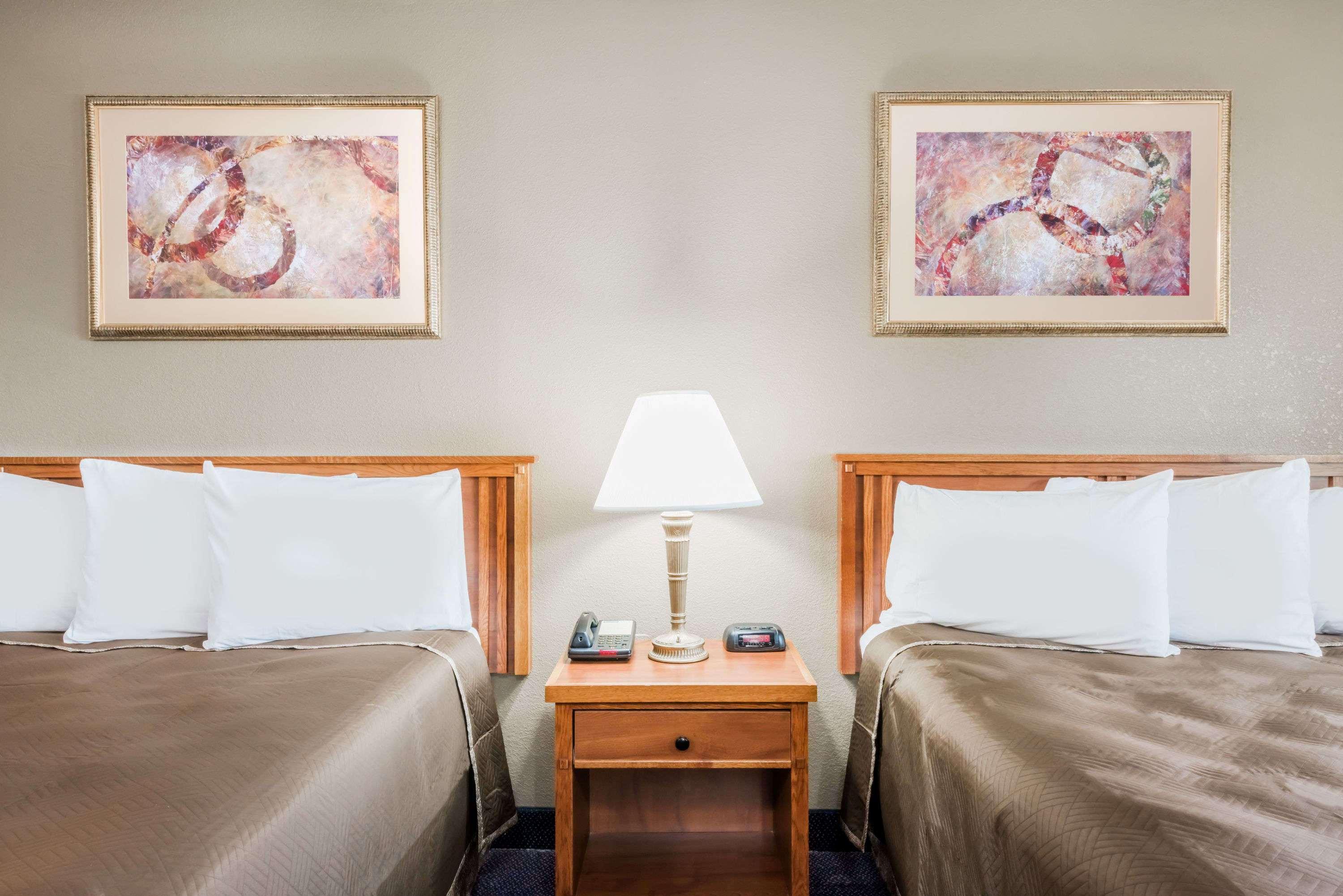 Red Carpet Inn Lancaster Millersville 외부 사진