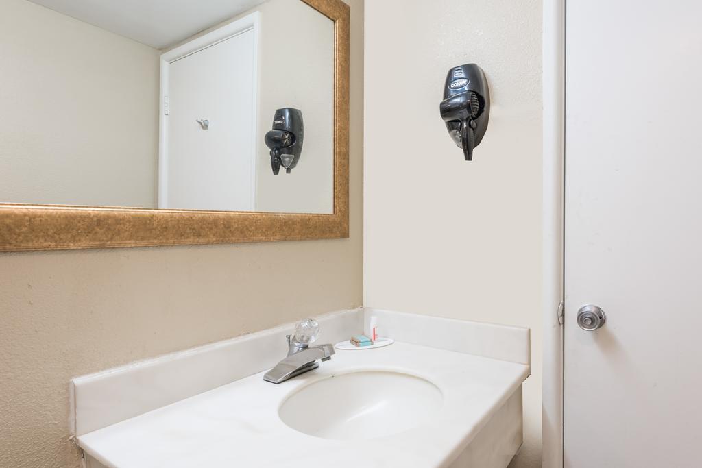 Red Carpet Inn Lancaster Millersville 외부 사진